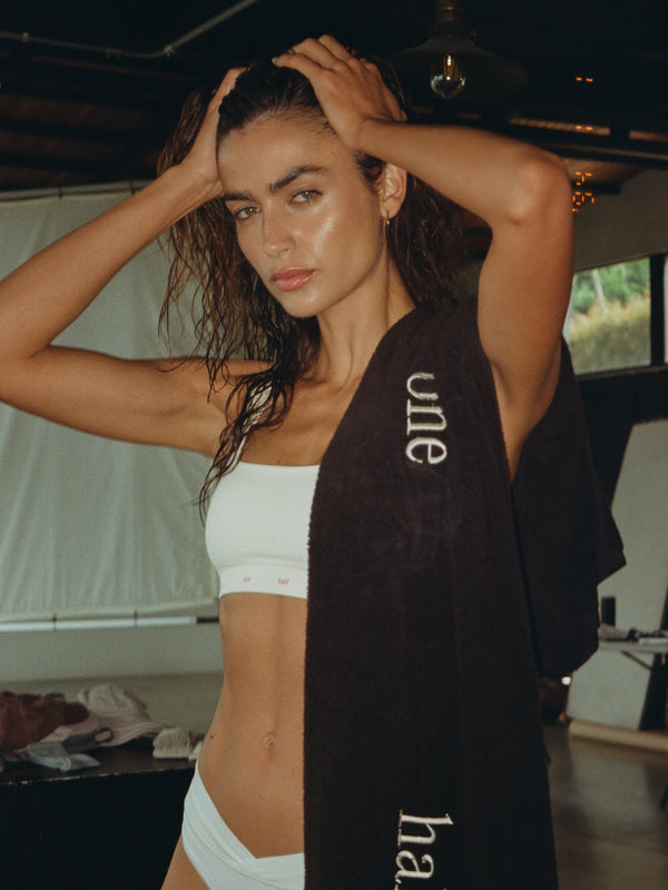 ONE HALF SUMMER TOWEL - BLACK & CREAMY