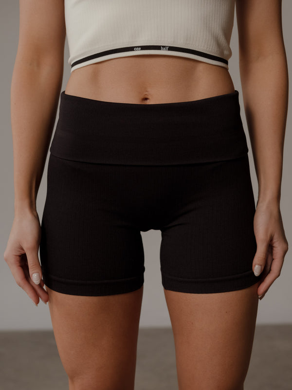 FLEX SEAMLESS MINI SHORT  - PLUS BLACK