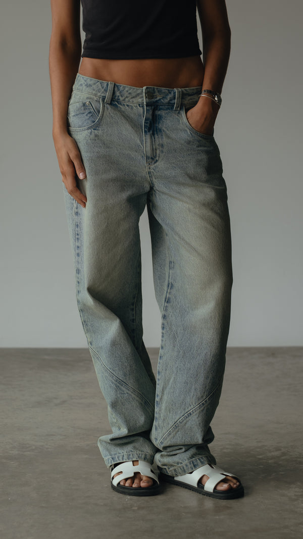 WAVE STRAIGHT JEAN - PALE DIRTY BLUE