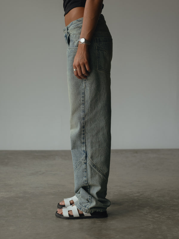 WAVE STRAIGHT JEAN - PALE DIRTY BLUE