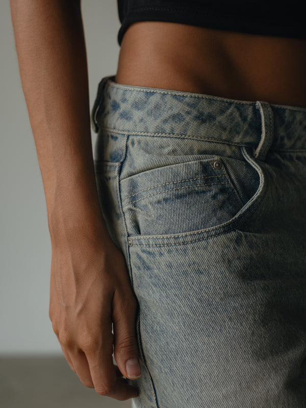 WAVE STRAIGHT JEAN - PALE DIRTY BLUE