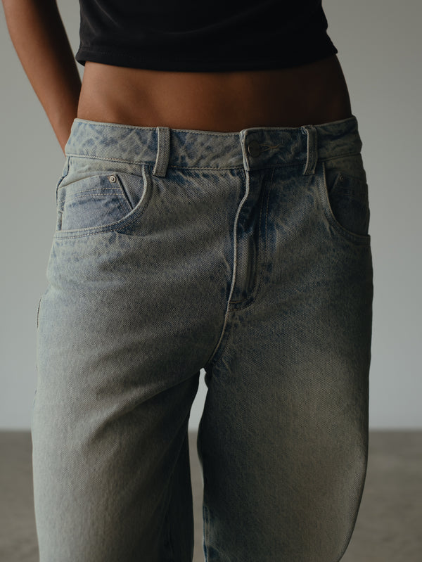 WAVE STRAIGHT JEAN - PALE DIRTY BLUE