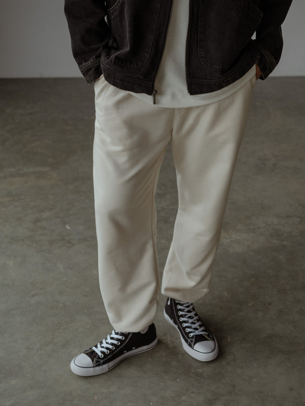 MEN MINIMAL JOGGER - CREAMY