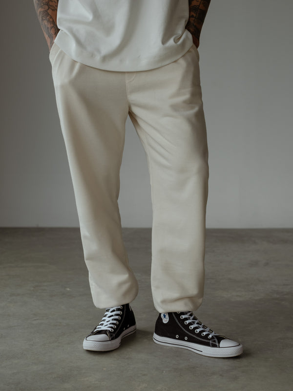 MEN MINIMAL JOGGER - CREAMY