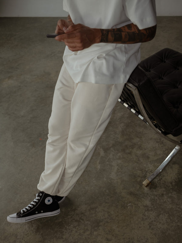MEN MINIMAL JOGGER - CREAMY