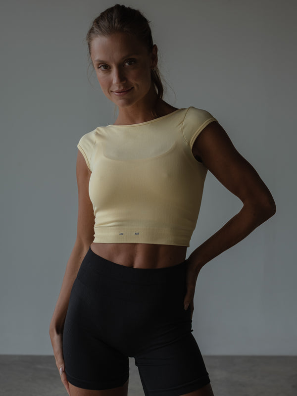 SHORT SLEEVE SEAMLESS TOP - FRENCH VANILLA