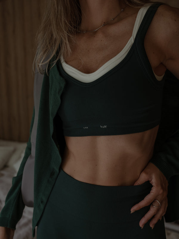 SOFT SEAMLESS CROP TOP  - MYSTIC GREEN