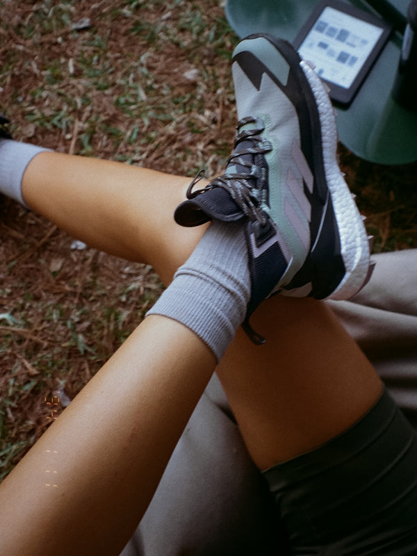 RIBBED CREW SOCKS - GRAY