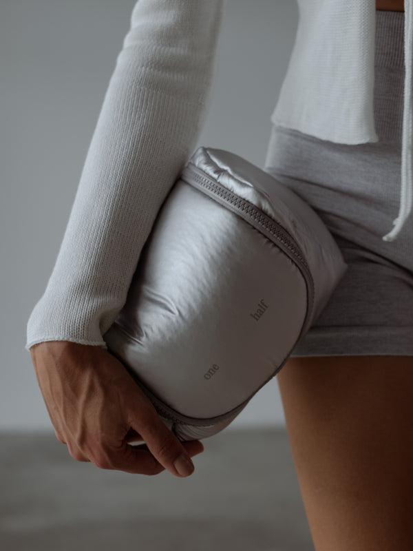 ONE HALF TRAVEL BAG - SILVER