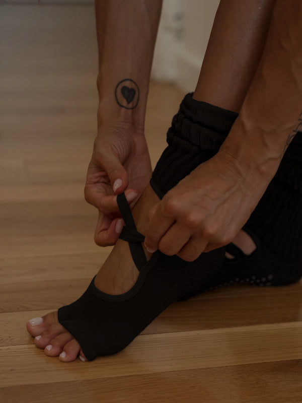 BALANCE GRIP SOCKS - BLACK