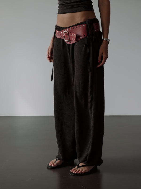 BREEZY SLOUCHY PANTS - BLACK
