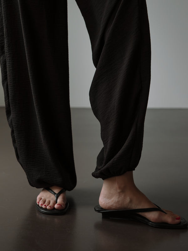 BREEZY SLOUCHY PANTS - BLACK