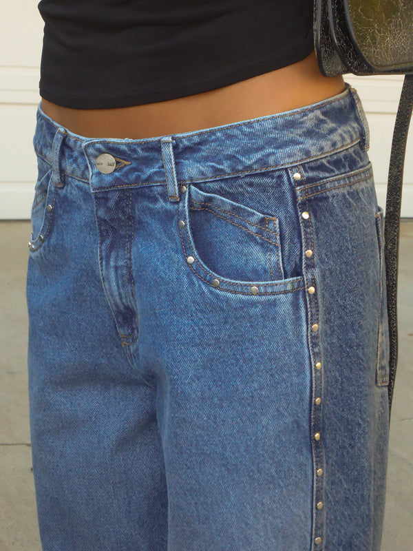 DOUBLE WASH STRAIGHT JEAN - STUDS ON BLUE