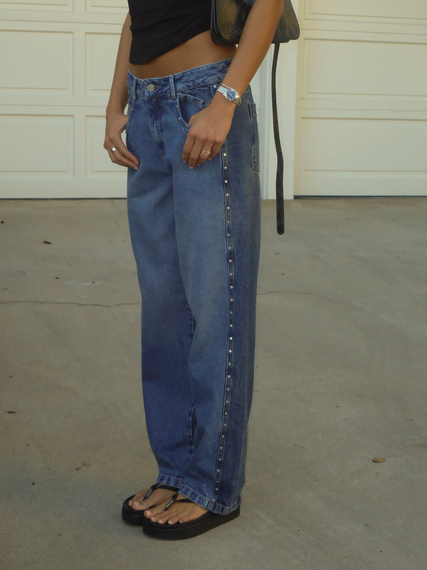 DOUBLE WASH STRAIGHT JEAN - STUDS ON BLUE