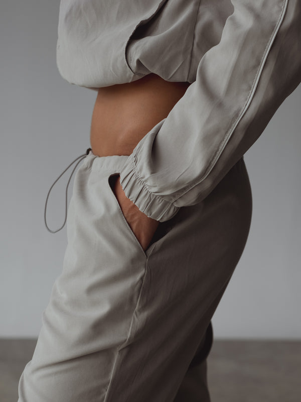 FLOW PANTS - LIGHT GRAY