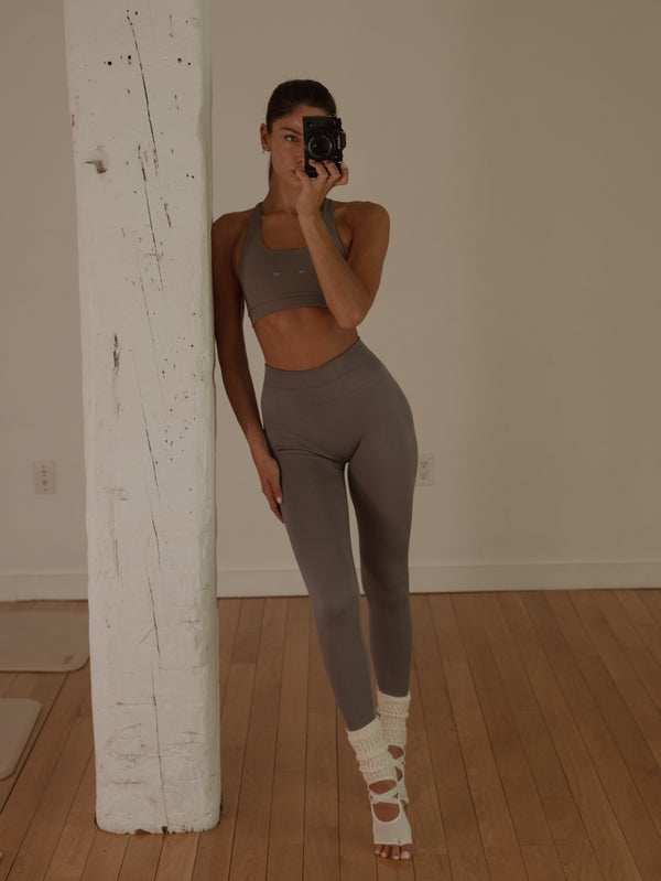 FORM SEAMLESS LEGGINGS - TAUPE