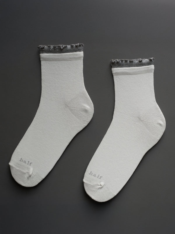 GIRLY LAYERING SOCKS - GRAY ON WHITE
