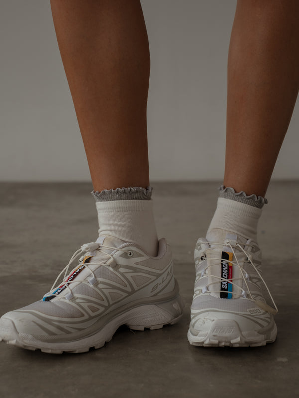 GIRLY LAYERING SOCKS - GRAY ON WHITE