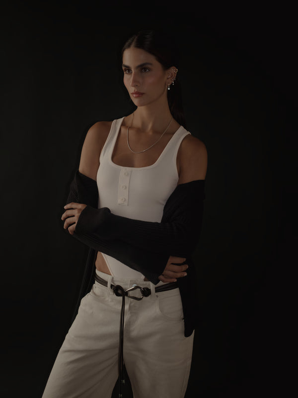HALF BUTTON BODY - SOFT WHITE