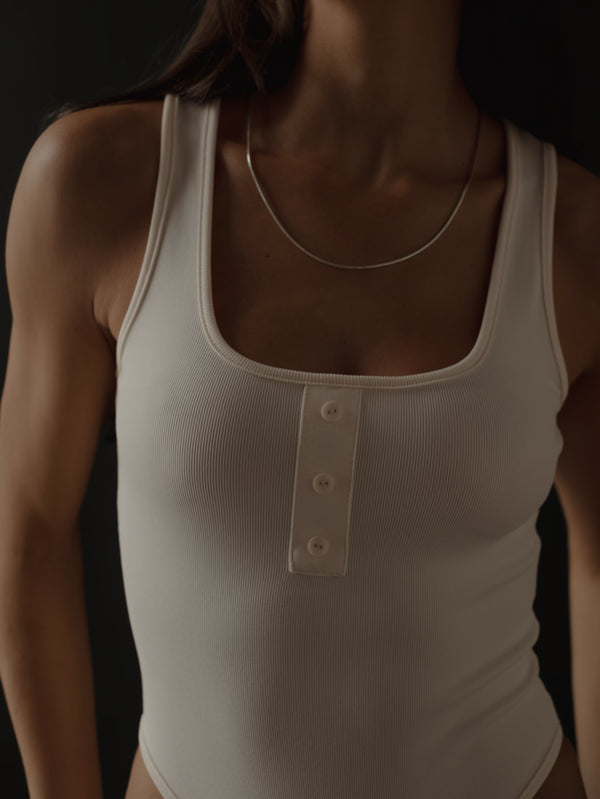 HALF BUTTON BODY - SOFT WHITE