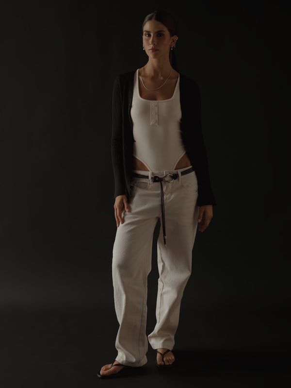 HALF BUTTON BODY - SOFT WHITE