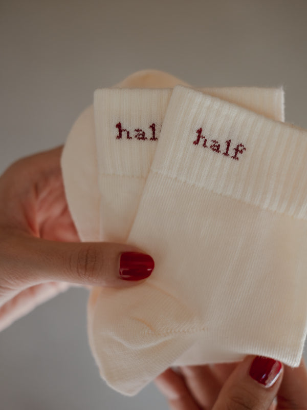 HALF ROUND SOCKS - CREAMY & RED