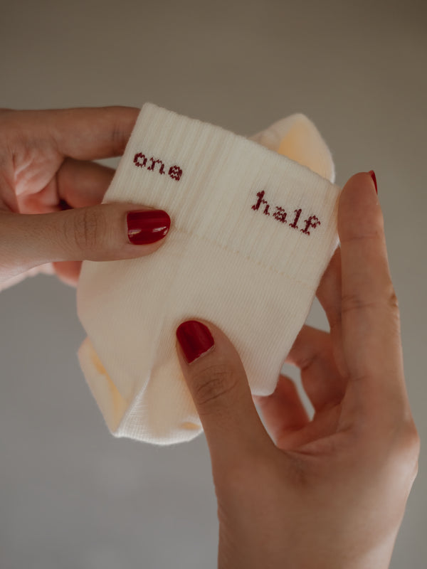 HALF ROUND SOCKS - CREAMY & RED
