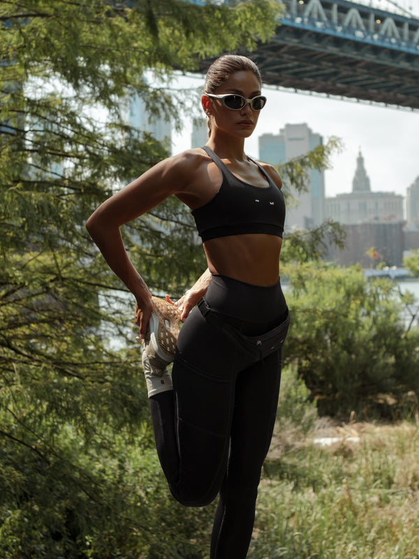 HIKING CROP TOP - BLACK
