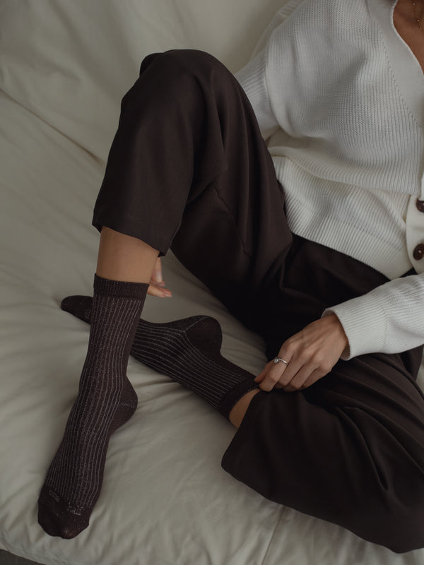 MESH SHINY SOCKS - BROWN