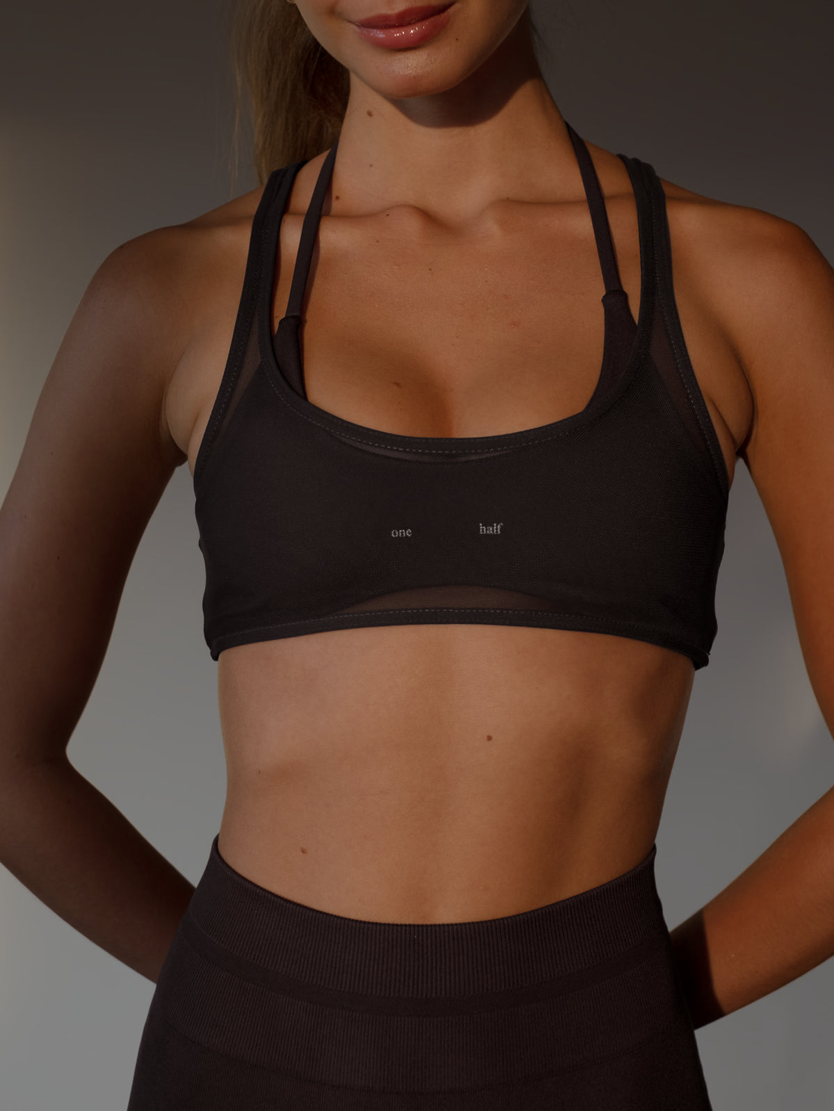 MIST LAYER TOP - BROWN