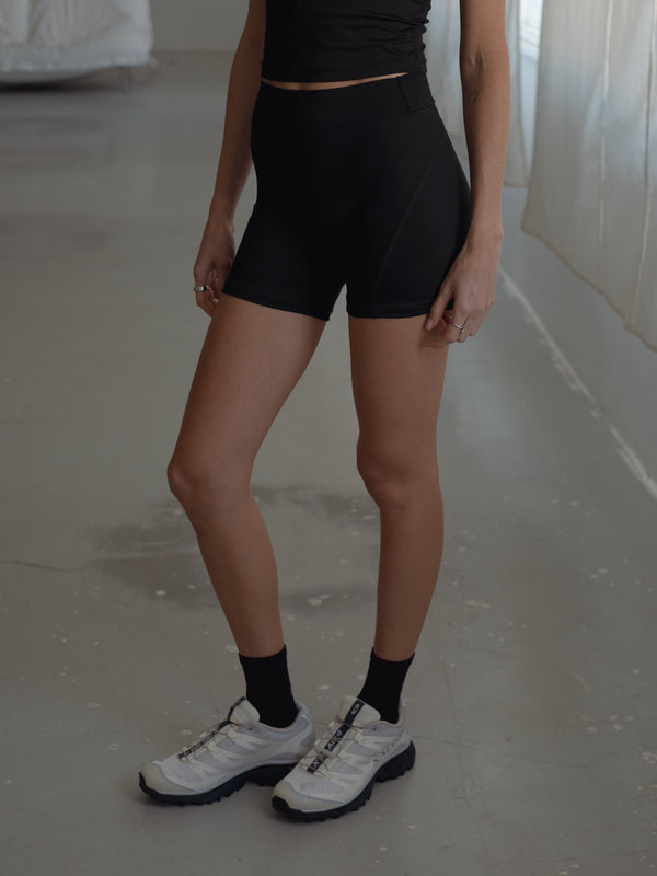 MOTION SHORT - BLACK
