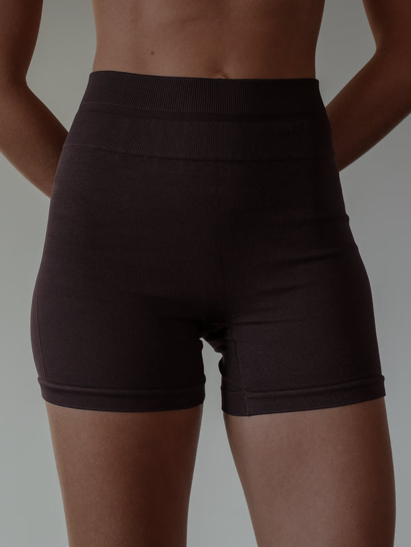 NICOLE BOOTY UP SHORTS - BROWN