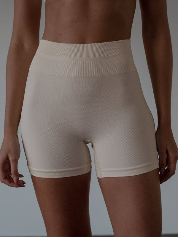 NICOLE BOOTY UP SHORTS - WHITE AURA