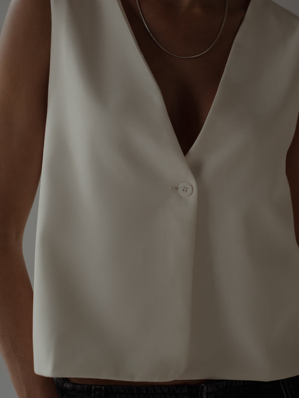 ONE BUTTON LONG VEST - SOFT WHITE