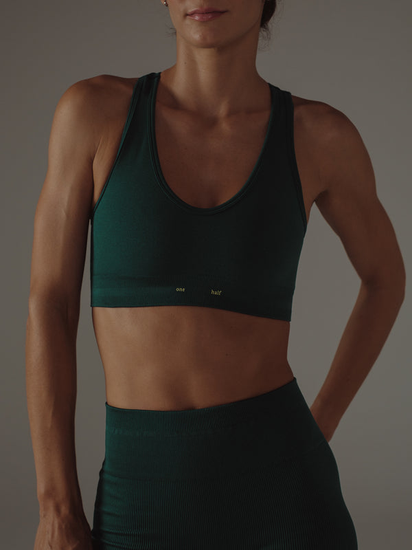 OVAL BACK SEAMLESS TOP - PINE GREEN