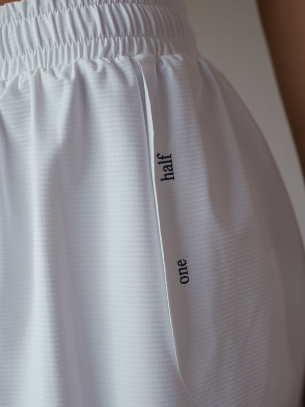 OVERLAP ACTIVE SHORTS - SOFT WHITE