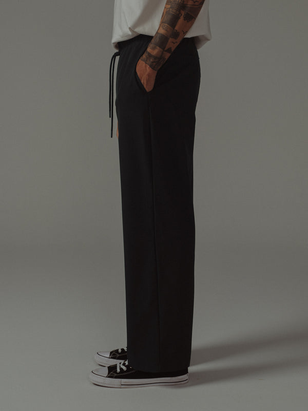 PARACHUTE SPORTS PANTS - BLACK