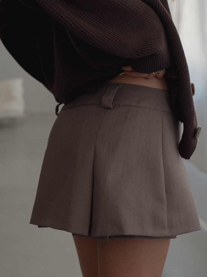PLEATS MINI SKIRT - TAUPE