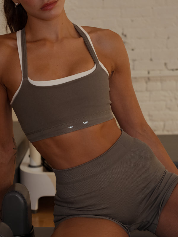 PULSE STRAP SEAMLESS TOP - TAUPE