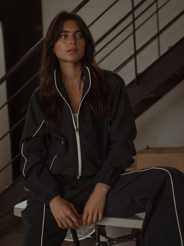 RETRO WINDBREAKER - BLACK