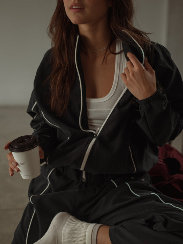 RETRO WINDBREAKER - BLACK