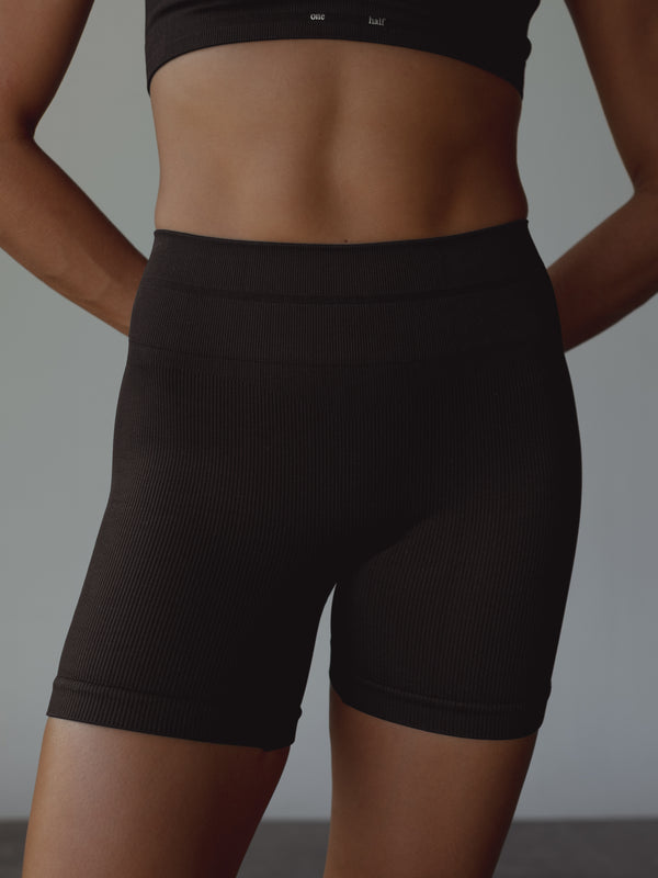BLAZE SEAMLESS SHORT - SHADOW
