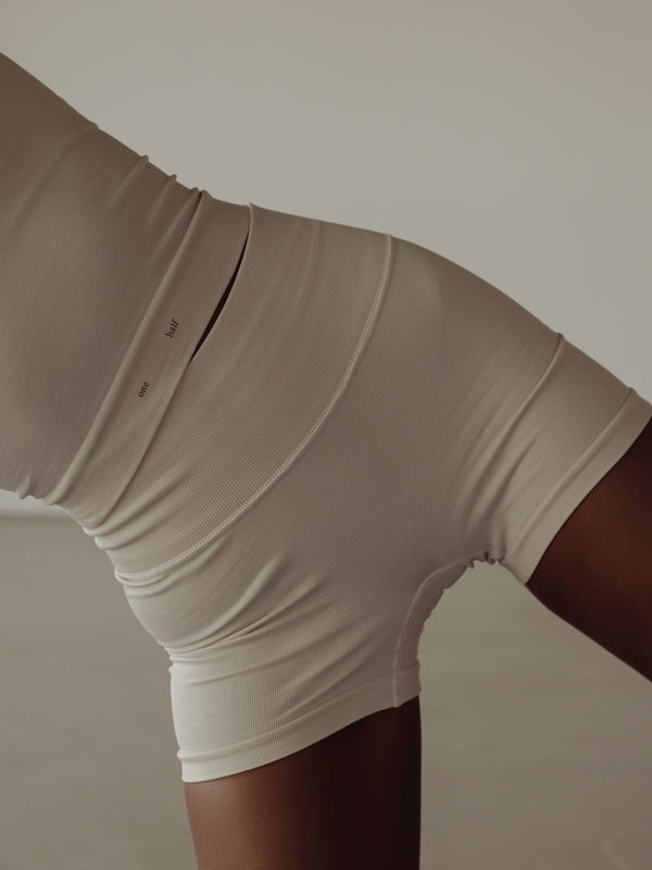 SHAPER SEAMLESS MINI SHORT - NATURAL