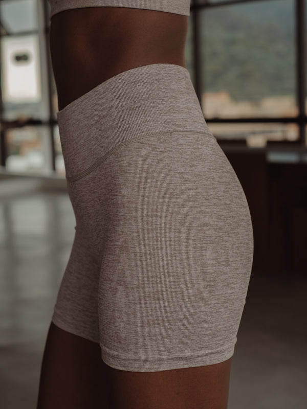 SHAPER SEAMLESS SHORT - CHIPS