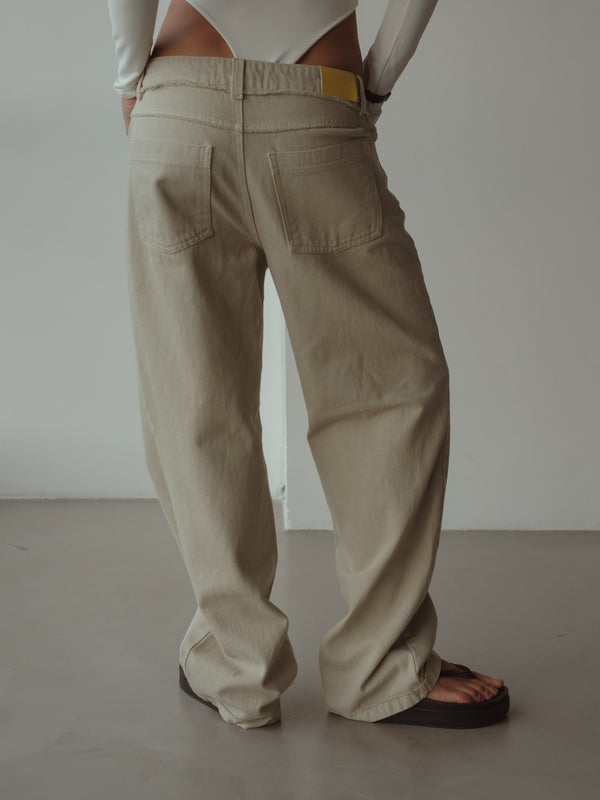 SPLIT LEG STRAIGHT JEAN - ASH