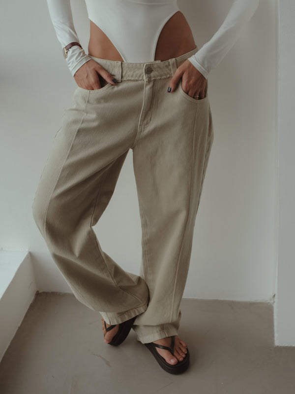 SPLIT LEG STRAIGHT JEAN - ASH
