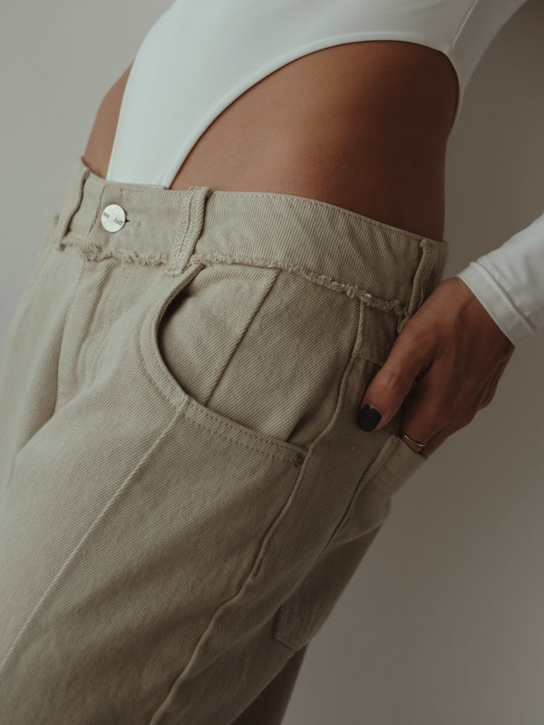 SPLIT LEG STRAIGHT JEAN - ASH
