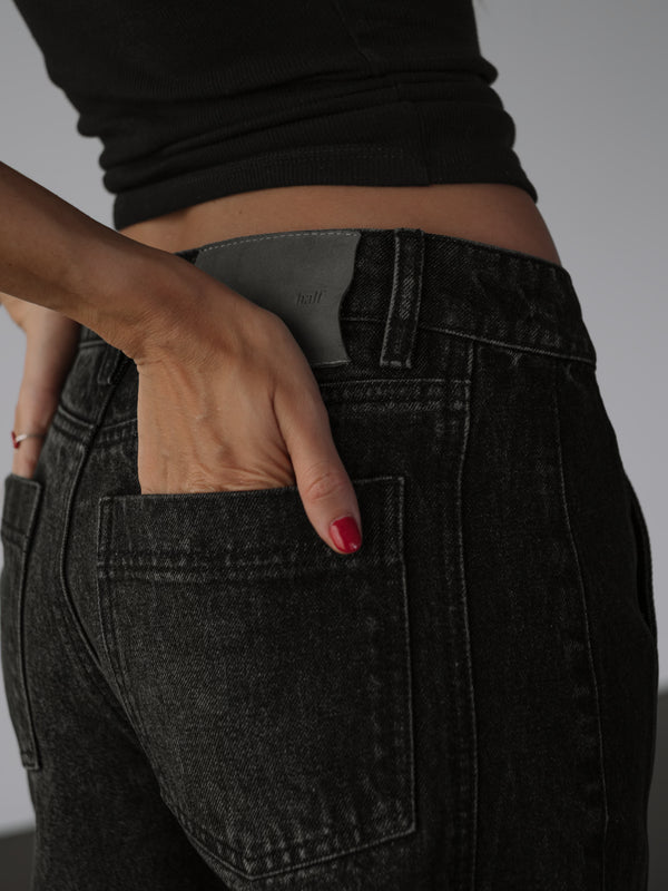 SQUARED CUFF JEAN - BLACK PEPPER