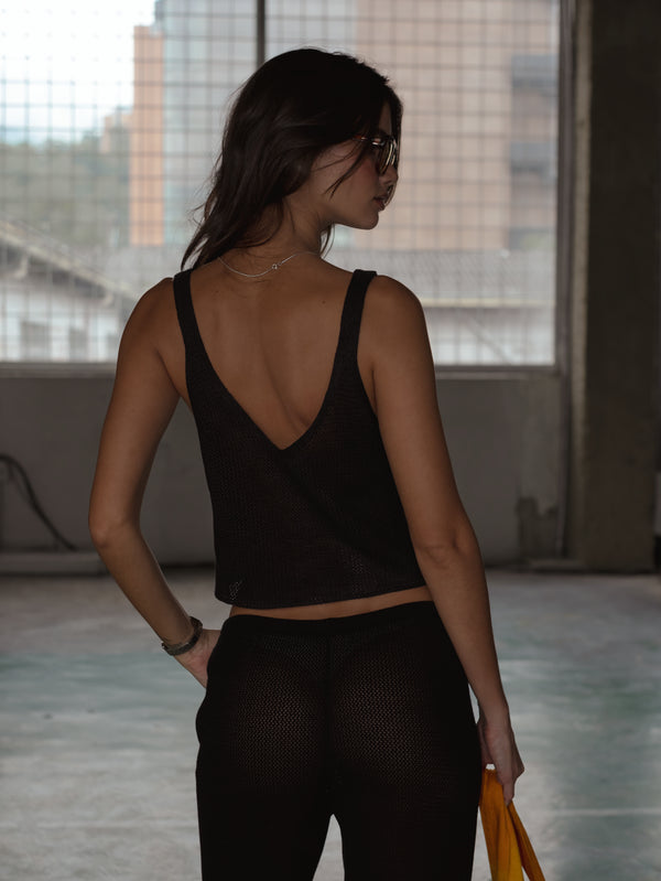 TRIANGLE KNIT TANK TOP - BLACK