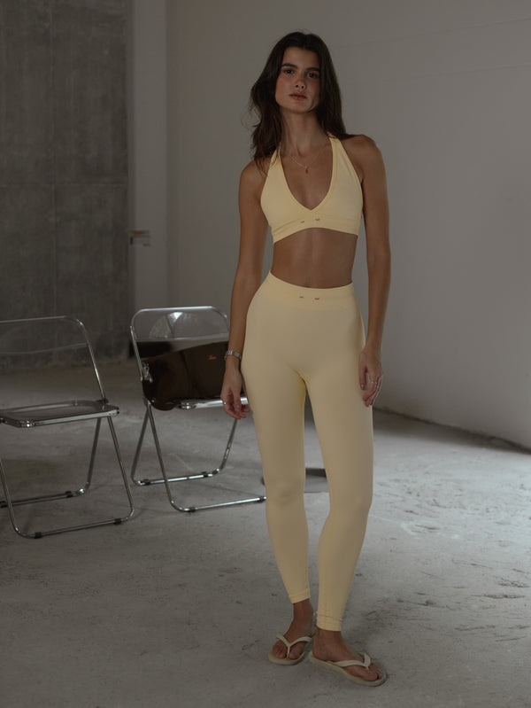 TRIANGLE LINES SEAMLESS TOP - YELLOW UNDERTONE
